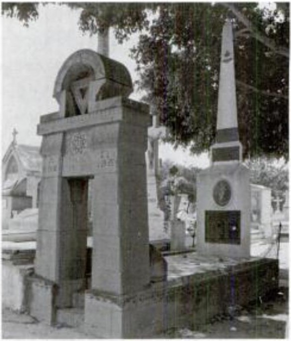 tumbaDonRafaelNajera